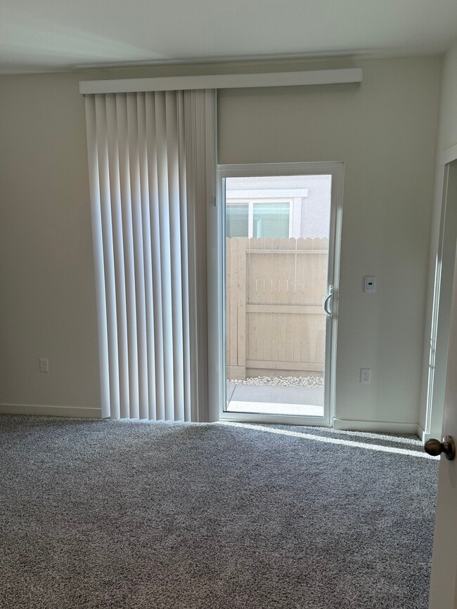 8081 Trapper Ranch Rd unit 2, Roseville, CA 95747 - photo 7