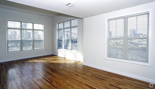 St George, Harrison, NJ 07029 - photo 4