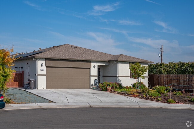 Find your perfect home in Garden Acres next to walnut groves, schools and parks.