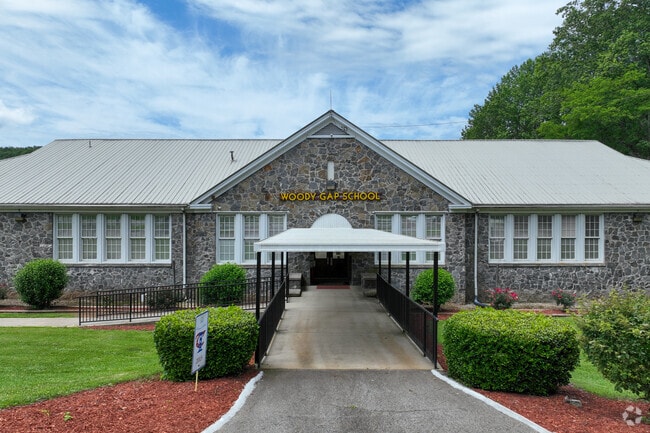 Woody Gap School