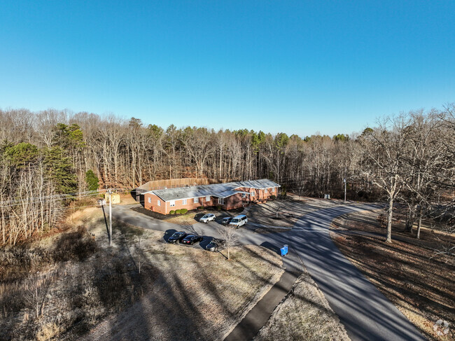 An aerial view of one of the buildings on campus at Discovery Program at the Springs.