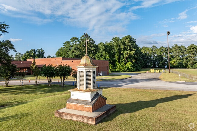 Brinson Memorial Elementary School receives a rating of 7 out of 10 on GreatSchools.