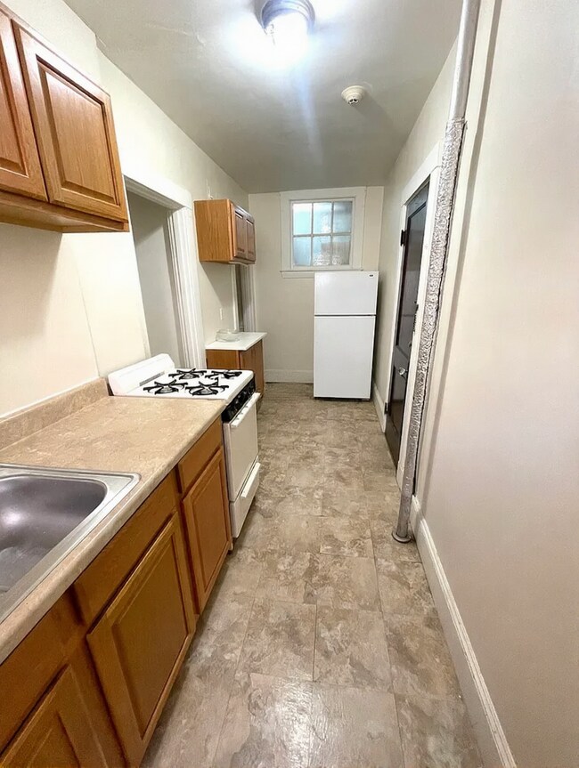 145 Summer St unit 3, Somerville, MA 02143 - photo 6