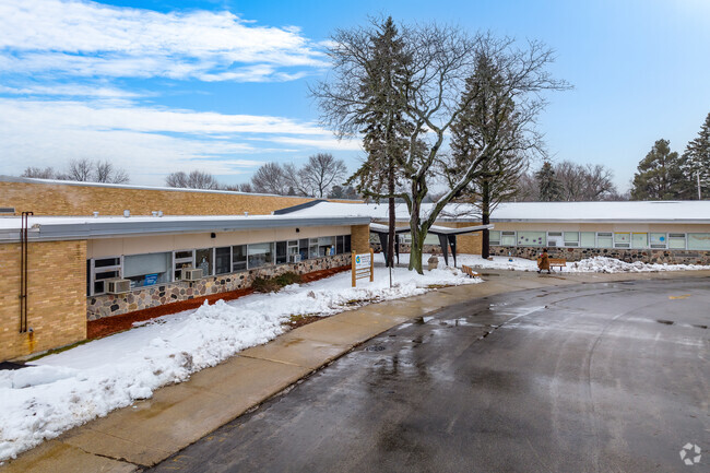 The front of Bader Hillel High School.