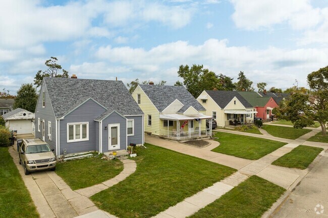 Coastal bungalows sporting bright colors are pretty common to the southern part of Point Place.