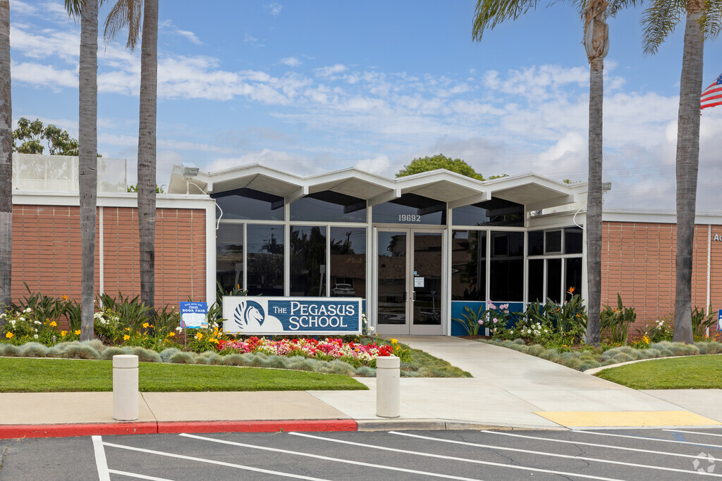 The Pegasus School, Huntington Beach CA Rankings & Reviews - Homes.com