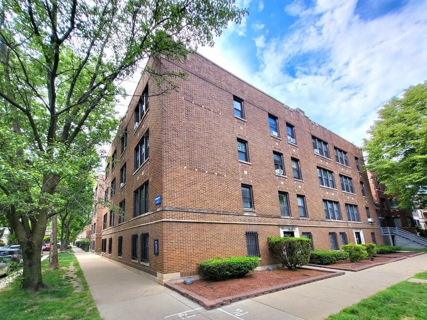 1450 W Byron St unit 1, Chicago, IL 60613 - photo 1
