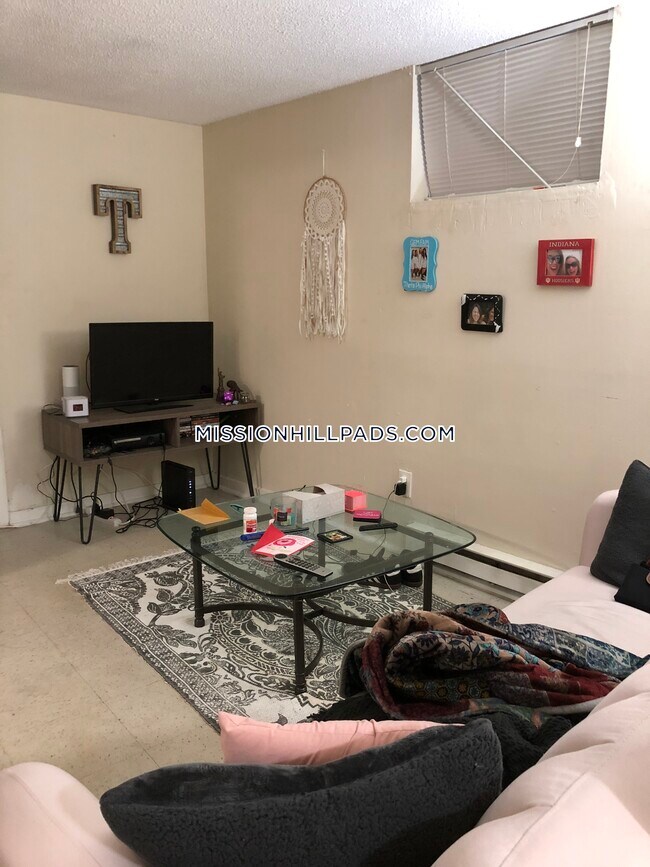 890 Huntington Ave Unit B-2, Boston, MA 02115