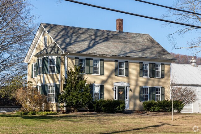 Colonial Revival style homes are sprinkled throughout Sunderland.