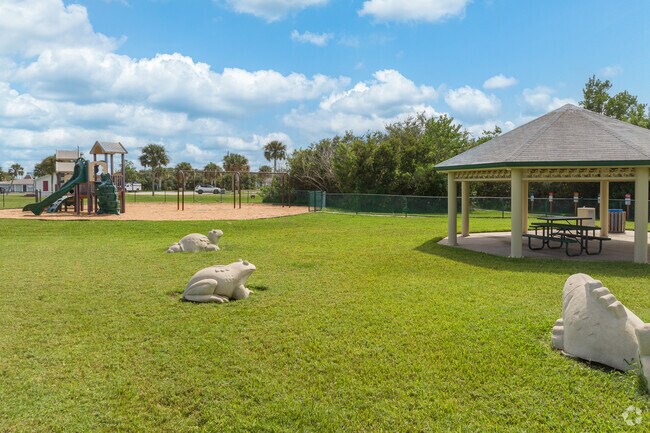 Windswept Acres Park offers a playground on Butler Crescent Beach.