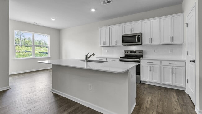 3120 Platinum Cir, West End, NC 27376 - photo 4