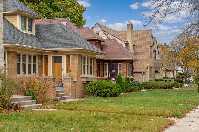 Homes in Sunset Heights sell between $90k and $200k, offering affordable options.