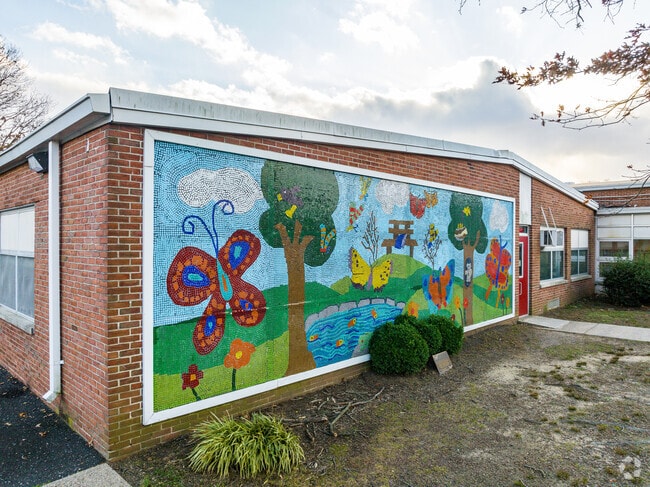 New Albany Elementary School radiates positivity and creativity.