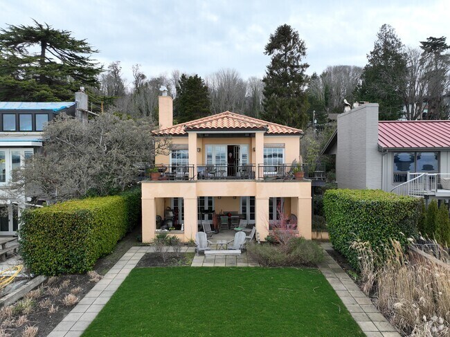 Seaview's beach homes often have a Tuscan flare to their design.