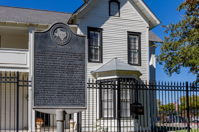 Downtown Georgetown is filled with many historical homes.