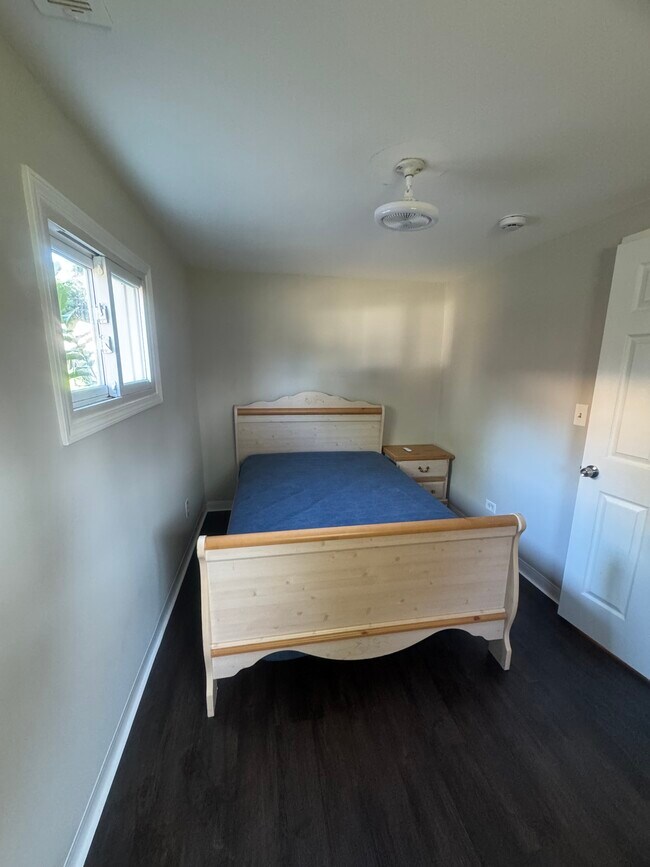 555 Baxter Ln unit Basement, Hoffman Estates, IL 60169 - photo 4