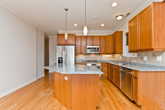 622 N May St unit 2, Chicago, IL 60642 - photo 4
