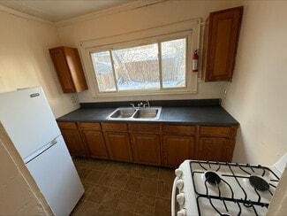 864 Chalker St Unit 2, Akron, OH 44310