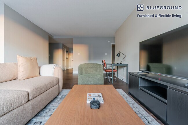 1515 Richmond Hwy unit FL10-ID1170, Arlington, VA 22202 - photo 3