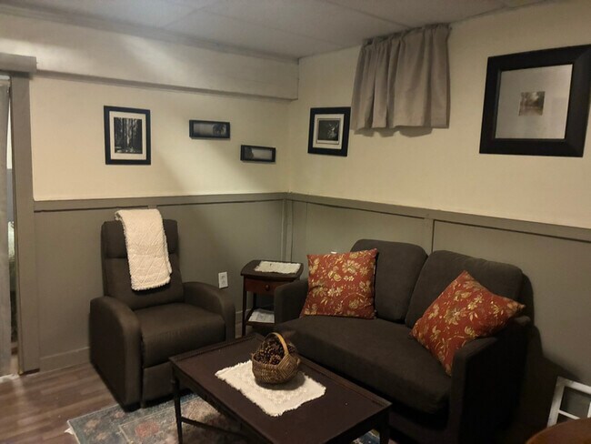 9 Hampshire Ln, Woodsville, NH 03785 - photo 3