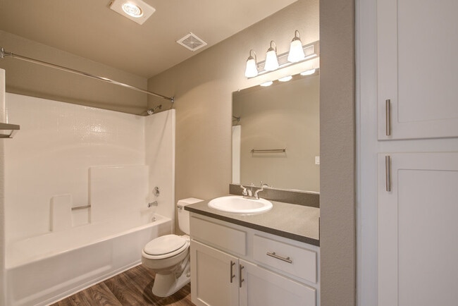 Canyon Ridge Master Bathroom