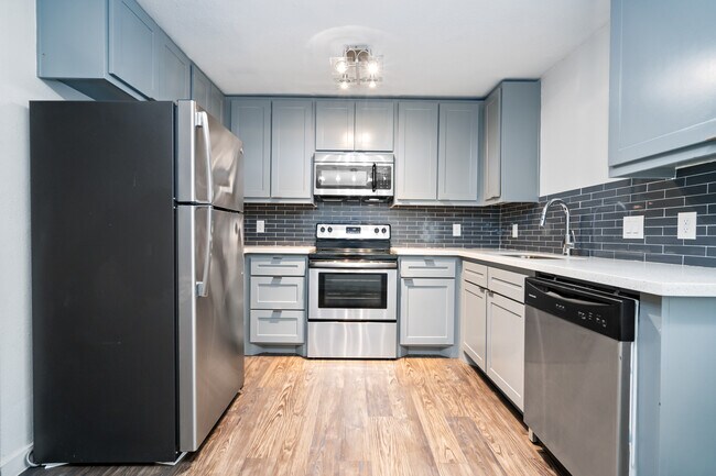 Dream Montrose, Houston, TX 77006 - photo 2