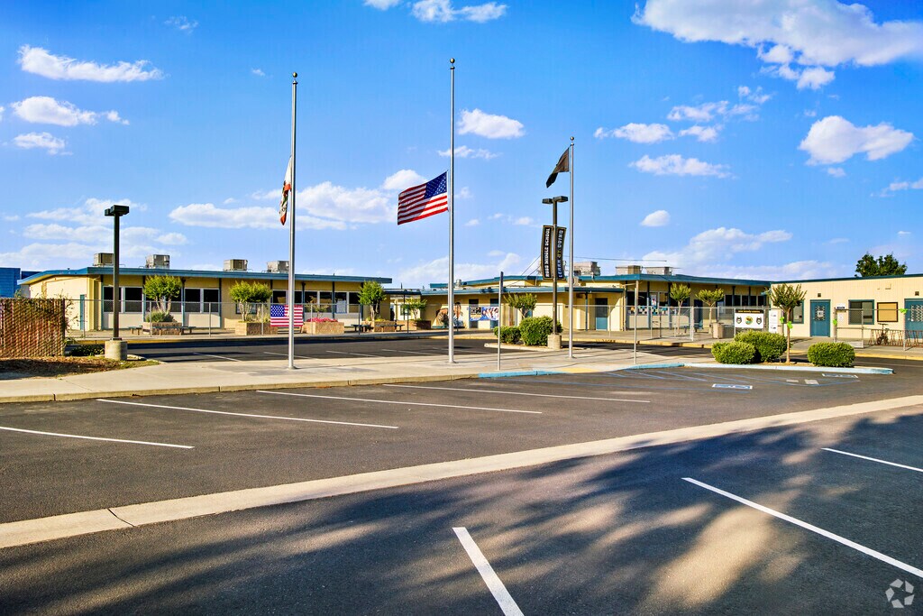 Emile J Ross Middle School in Hughson, Ca offers classes across several buildings.