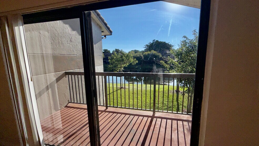 9788 Nob Hill Ct unit 9788/29, Sunrise, FL 33351 - photo 1