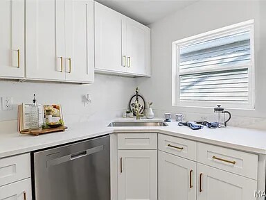 8600 Mathilda Ave, Saint Louis, MO 63123 - photo 6