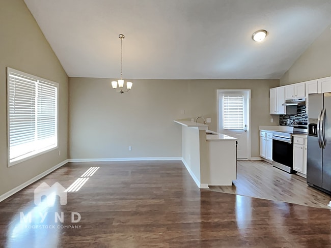 3940 Cypress Pointe Dr, Union City, GA 30291 - photo 2