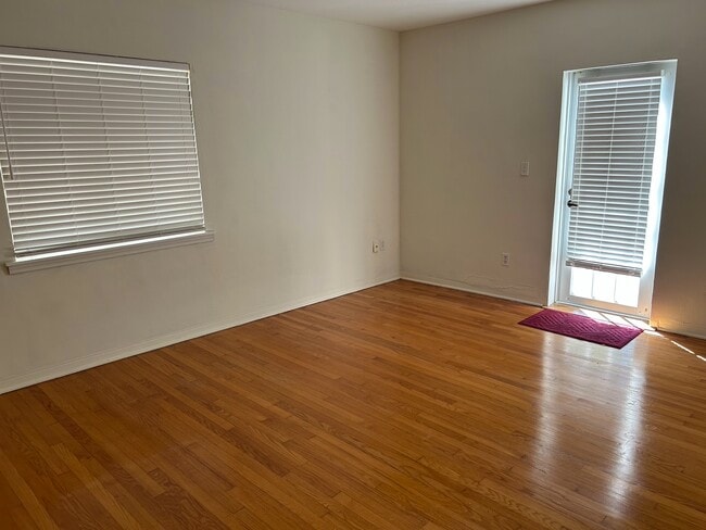 Bedroom (upstairs)