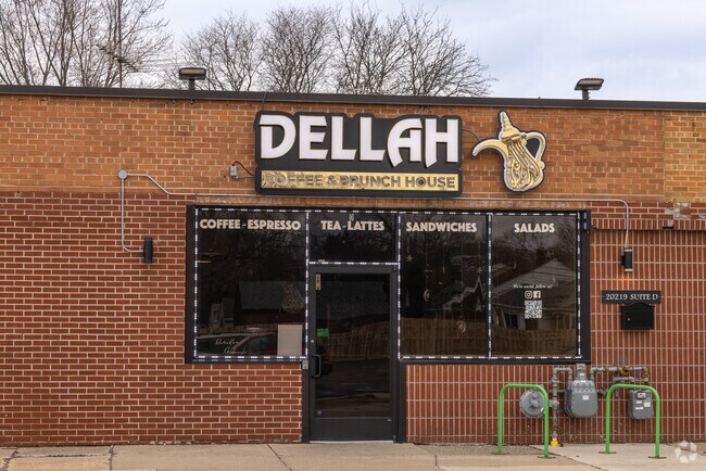 Dellah serves Coffee and Brunch.
