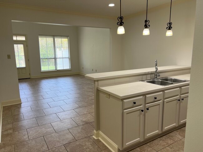 37140 Woodgate Ave, Prairieville, LA 70769 - photo 2