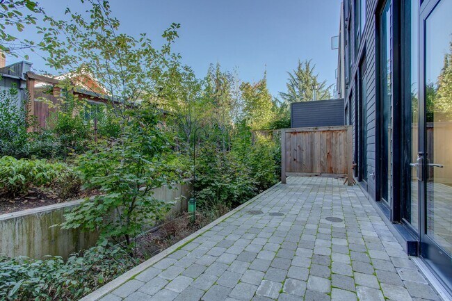 Theory 33, Portland, OR 97202 - photo 7