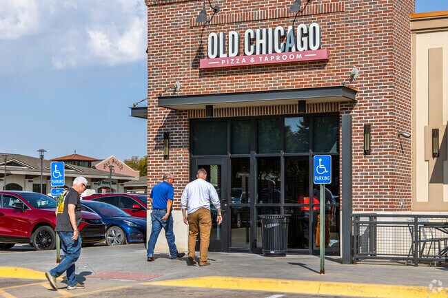 Grand Mere Village offers a variety of Restaurants like Old Chicago Pizza + Taproom.