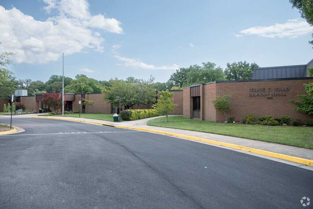 George Carr Round Elementary School building in Manassas.