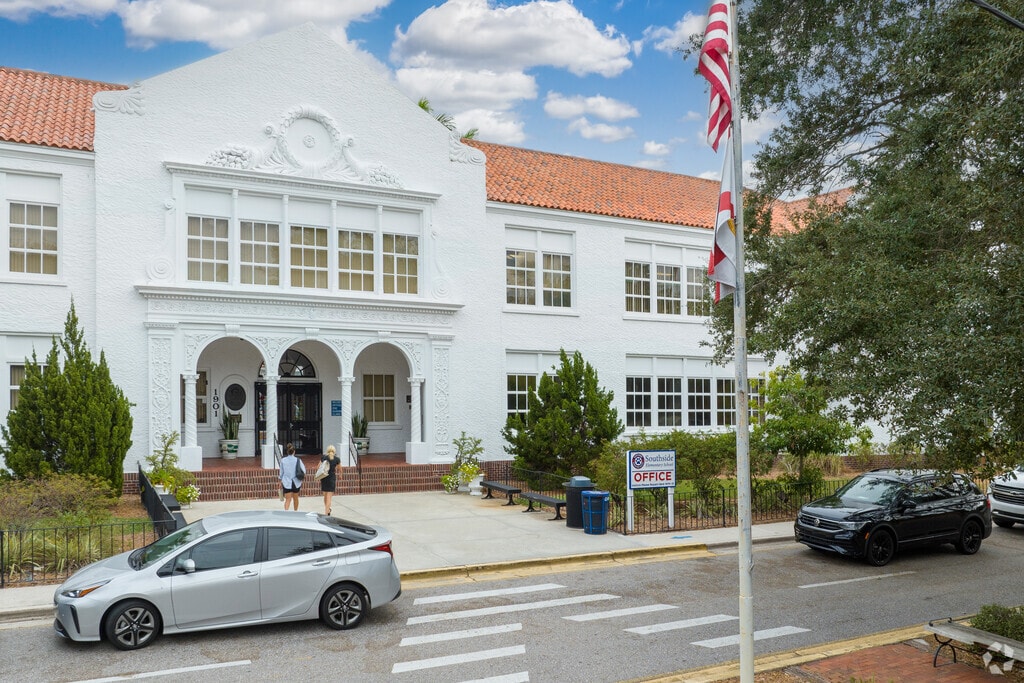 Southside Elementary School in Sarasota is an A+ rated school and serves Lido Key.