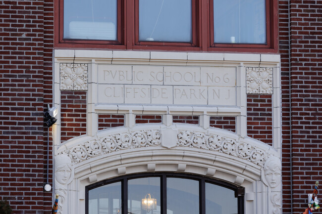 49% of students at School #6/Middle School in 
Cliffside Park, NJ are proficient in reading.
