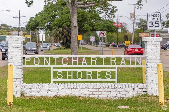The Pontchartrain Shores neighborhood of Metairie is a mix of retail, restaurants, and a large variety of home styles