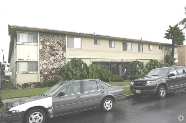 643 E 99th St, Inglewood, CA 90301 - photo 5