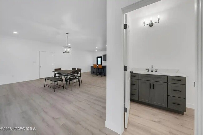 8206 Big Meadows Rd, Jefferson City, MO 65101 - photo 4