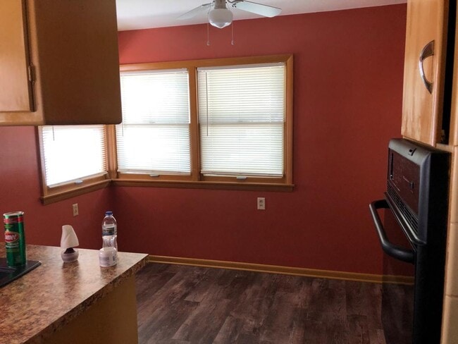 4075 N 85th St unit 4075, Milwaukee, WI 53222 - photo 3