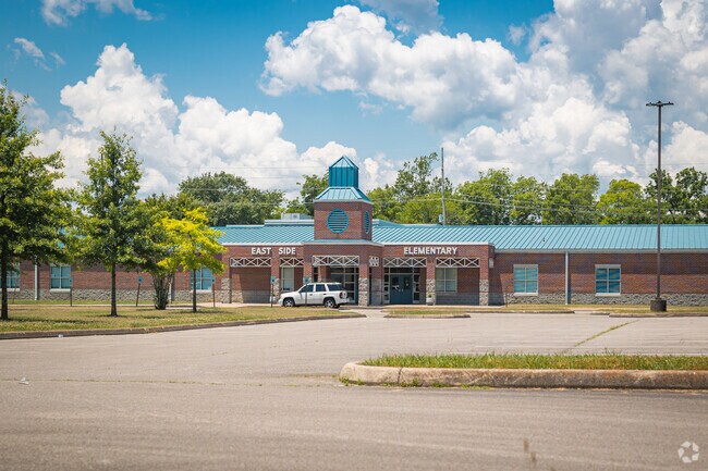 East Side Elementary serves the Ridgedale and East Lake area.