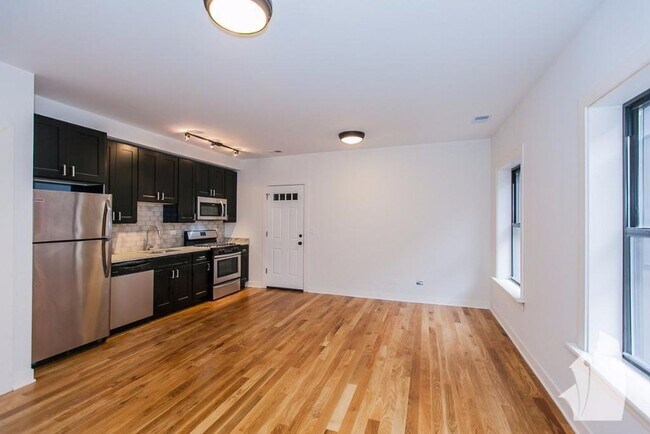 2207 W Eastwood Ave unit 2207-2N, Chicago, IL 60625 - photo 3