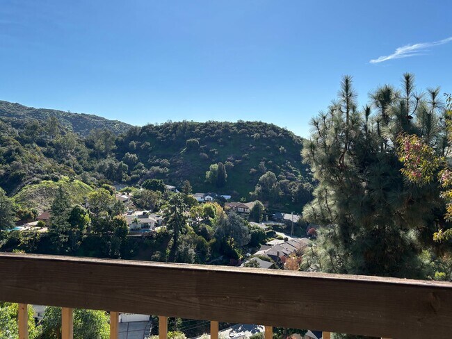 3481 Stancrest Dr, Glendale, CA 91208 - photo 6