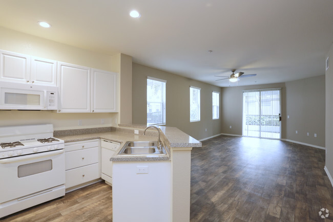 2 BR, 2 BA - 1396 Sf