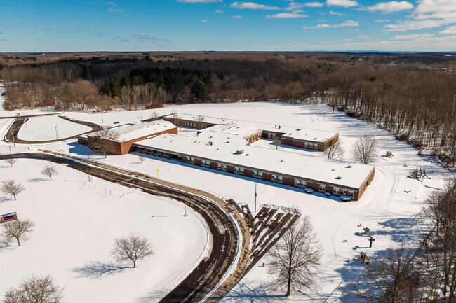 Volney Elementary in Fulton received an overall grade of C- from Niche (2024).
