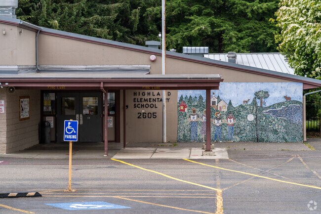 Highland Elementary School serves grades K-5 in Reedsport, Oregon.