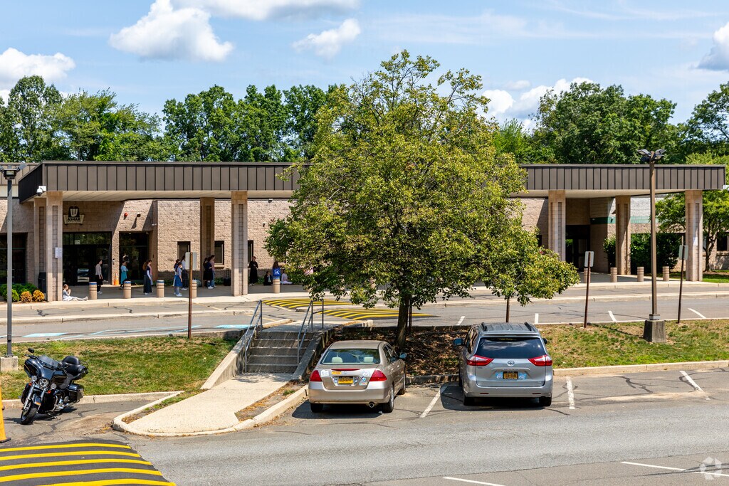 Adolph Schreiber Hebrew Academy offers small class sizes with an average of 21 students.
