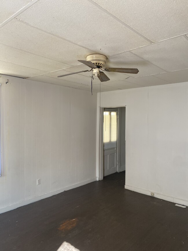 362 E Markison Ave, Columbus, OH 43207 - photo 5